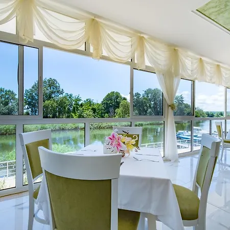 Otel Perla Royal