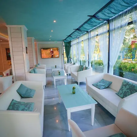 Perla Royal فندق 5*