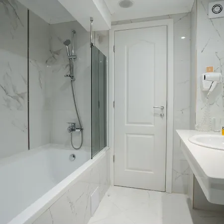 Ξενοδοχείο Perla Royal 5*